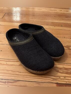 Haflinger Unisex Grizzly Wool w/ Leather Trim Clogs EU Size 39 Women US 8